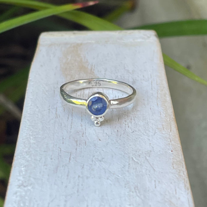 Natural Blue Sapphire Stacking Ring – Sterling Silver with Droplet Detail