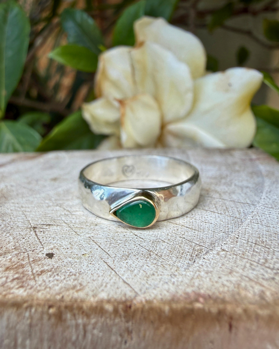Tear Shaped Emerald set in 9ct Gold - Sterling Silver Band