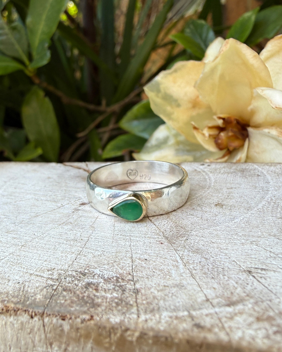 Tear Shaped Emerald set in 9ct Gold - Sterling Silver Band