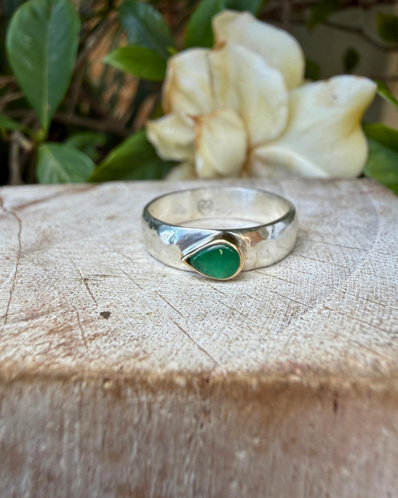 Tear Shaped Emerald set in 9ct Gold - Sterling Silver Band