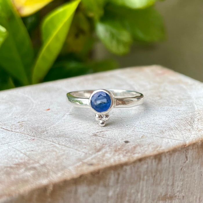 Natural Blue Sapphire Stacking Ring – Sterling Silver with Droplet Detail