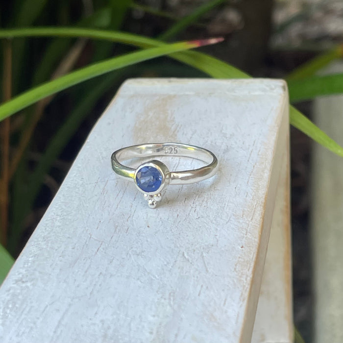 Natural Blue Sapphire Stacking Ring – Sterling Silver with Droplet Detail