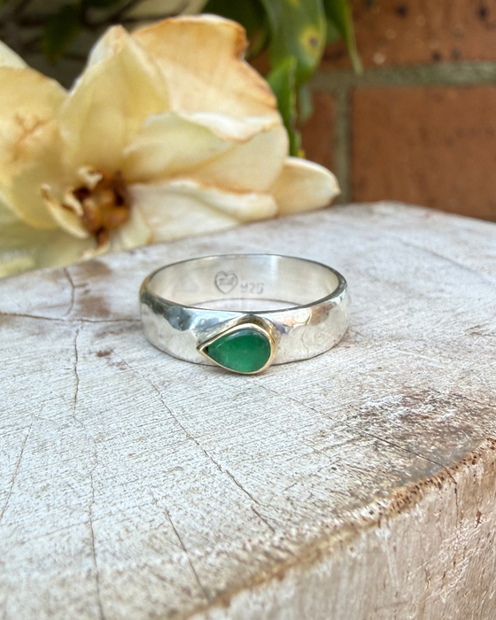 Tear Shaped Emerald set in 9ct Gold - Sterling Silver Band