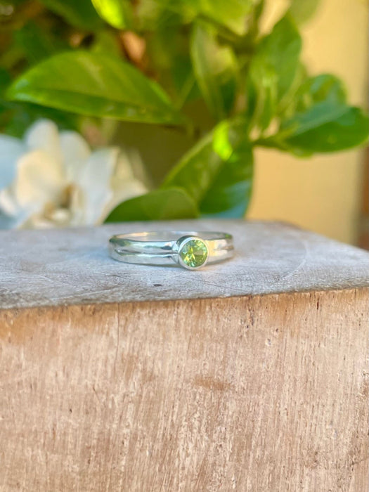Faceted Peridot Gemstone Ring in Sterling Silver – Split Band Design - Kathy Sayce Jewellery