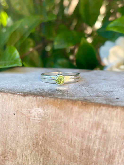 Faceted Peridot Gemstone Ring in Sterling Silver – Split Band Design - Kathy Sayce Jewellery