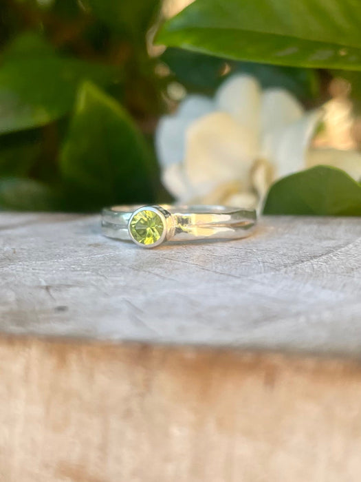Faceted Peridot Gemstone Ring in Sterling Silver – Split Band Design - Kathy Sayce Jewellery